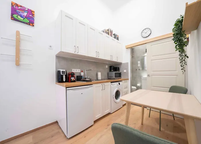 The Color Loft Dob Eleven Apartment
