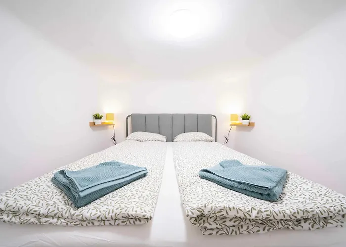 The Color Loft Dob Eleven Apartment
