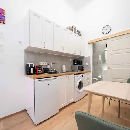 The Color Loft Dob Eleven Apartament